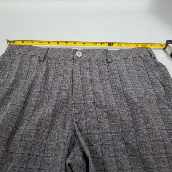 Izod Golf 10" Shorts Men's Size 34 Grey - Picture 5 of 6